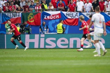 九游体育比分直播、实时比分网、足球比分、篮球比分、电竞比分、九游体育战绩查询-【欧洲杯】格鲁吉亚1比1捷克，希克扳平后伤退