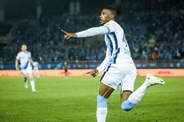 九游体育比分直播、实时比分网、足球比分、篮球比分、电竞比分、九游体育战绩查询-【中超】吴龑扑点曼佐基首球 大连人2比2战平国安