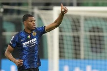 共和报：曼城准备激活邓弗里斯2500万欧解约金